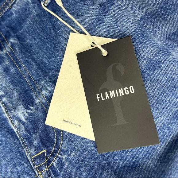 NWT Flamingo Womens Raw Hem Straight Leg Ankle Jeans Distressed Denim Size Large - Picture 6 of 10